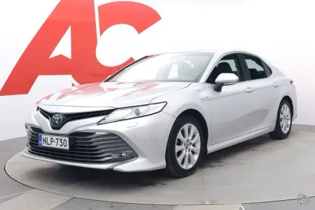 Toyota Camry 2,5 Hybrid Style - 1-OMISTAJA / LOHKOLÄM. / JUURI HUOLLETTU / NAVI / NAHAT YMS