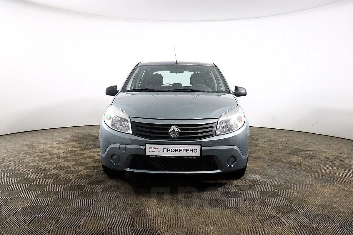 Renault Sandero Image 2