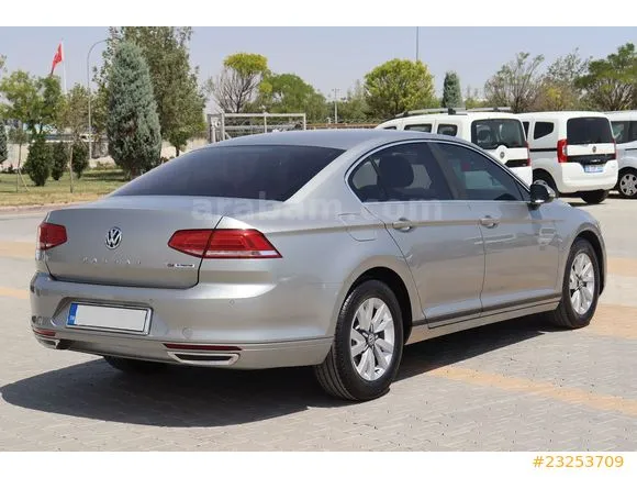 Volkswagen Passat 1.6 TDi BlueMotion Trendline Image 5