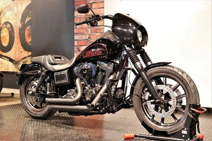 Harley-Davidson FXDL Image 6